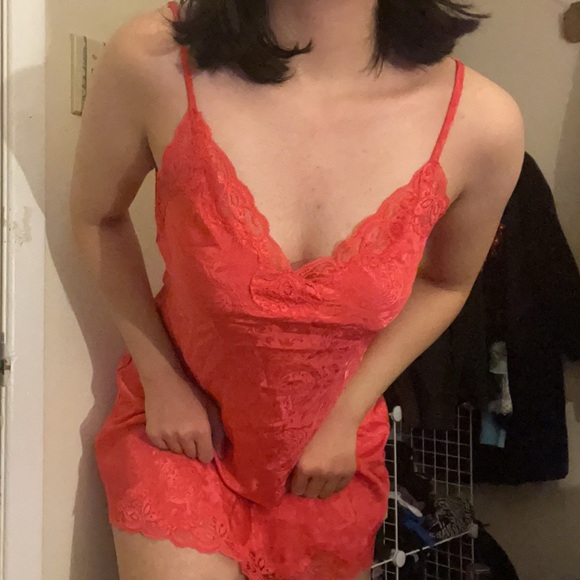 Victoria’s Secret slip - Picture 2 of 3